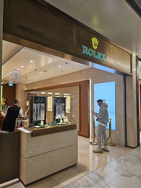 rolex aeroporto|Rolex at the airport.